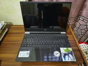 একটি নতুনের মত ল্যাপটপ বিক্রি হবে।