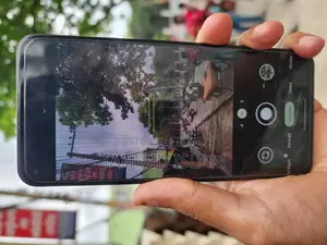 Google Pixel 5a . (Used)