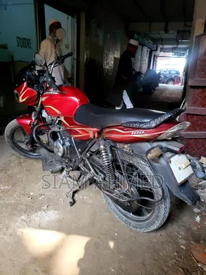 Bajaj Discover 100 . 2014