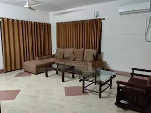 গুলশান-২ এ ৪ বেডের ফার্নিশড অ্যাপার্টমেন্ট ভাড়া