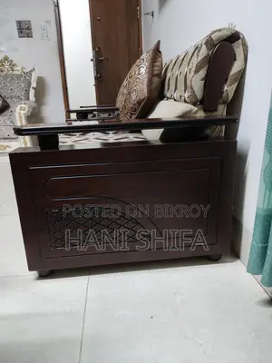 ৫ আসনের সোফা সেট।