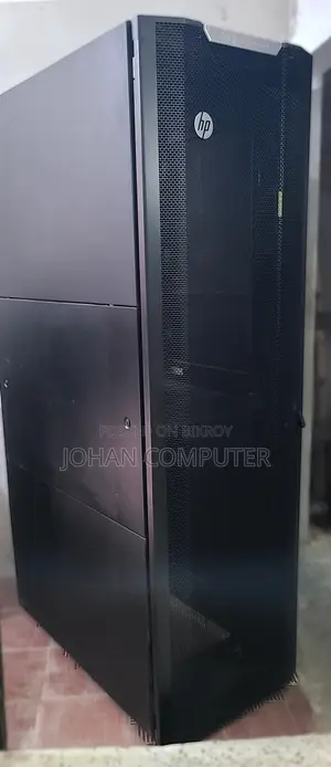 HP 42U SERVER RACK