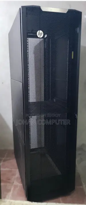HP 42U SERVER RACK