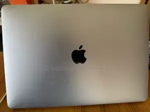 MacBook Pro (13-inch, 2017, 3.5 GHz Dual-Core Intel Core i7)