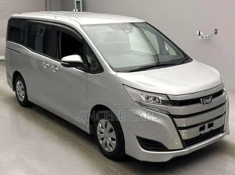 Toyota Noah X NON HYB 1DOOR PWR 2020
