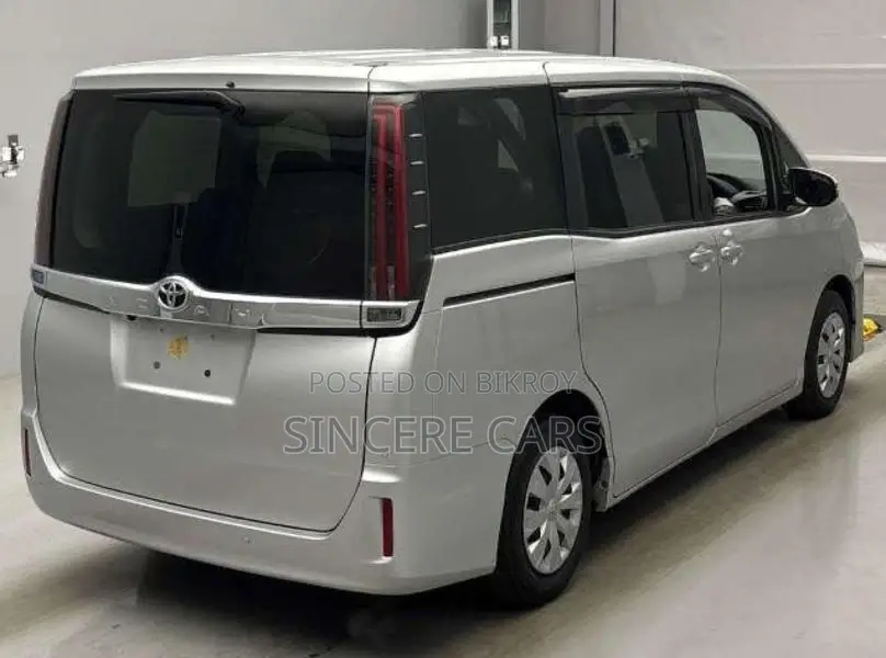Toyota Noah X NON HYB 1DOOR PWR 2020