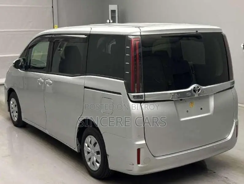Toyota Noah X NON HYB 1DOOR PWR 2020