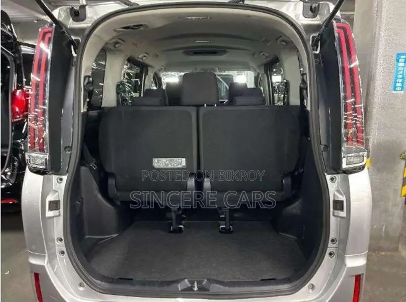 Toyota Noah X NON HYB 1DOOR PWR 2020
