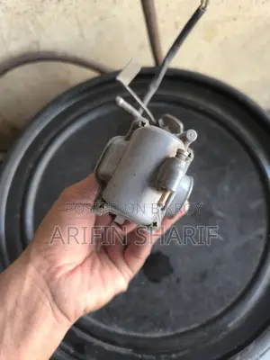 Suzuki Aayat a Carborator