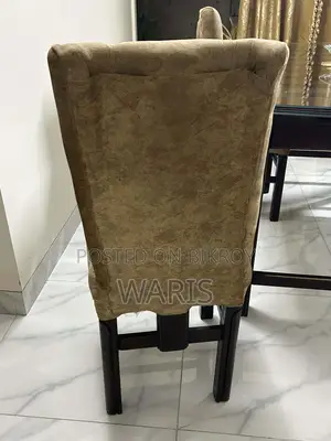 Modern 4-seater dining table set