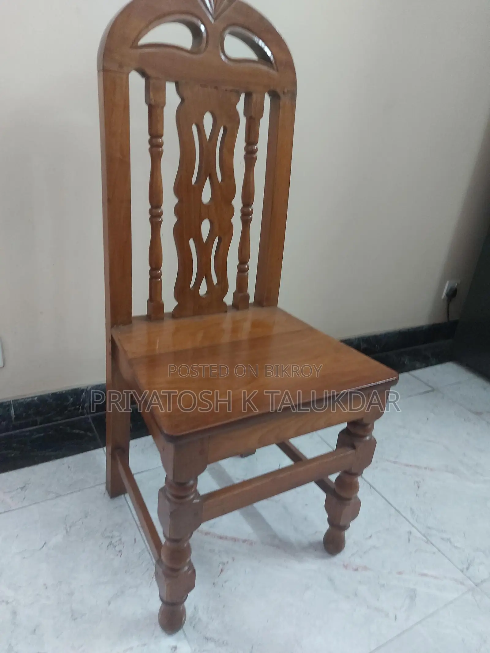 চট্টগ্রাম সেগুন কাঠের তৈরি ৬টি নান্দনিক চেয়ার সহ ডাইনিং টেবিল বিক্রয়