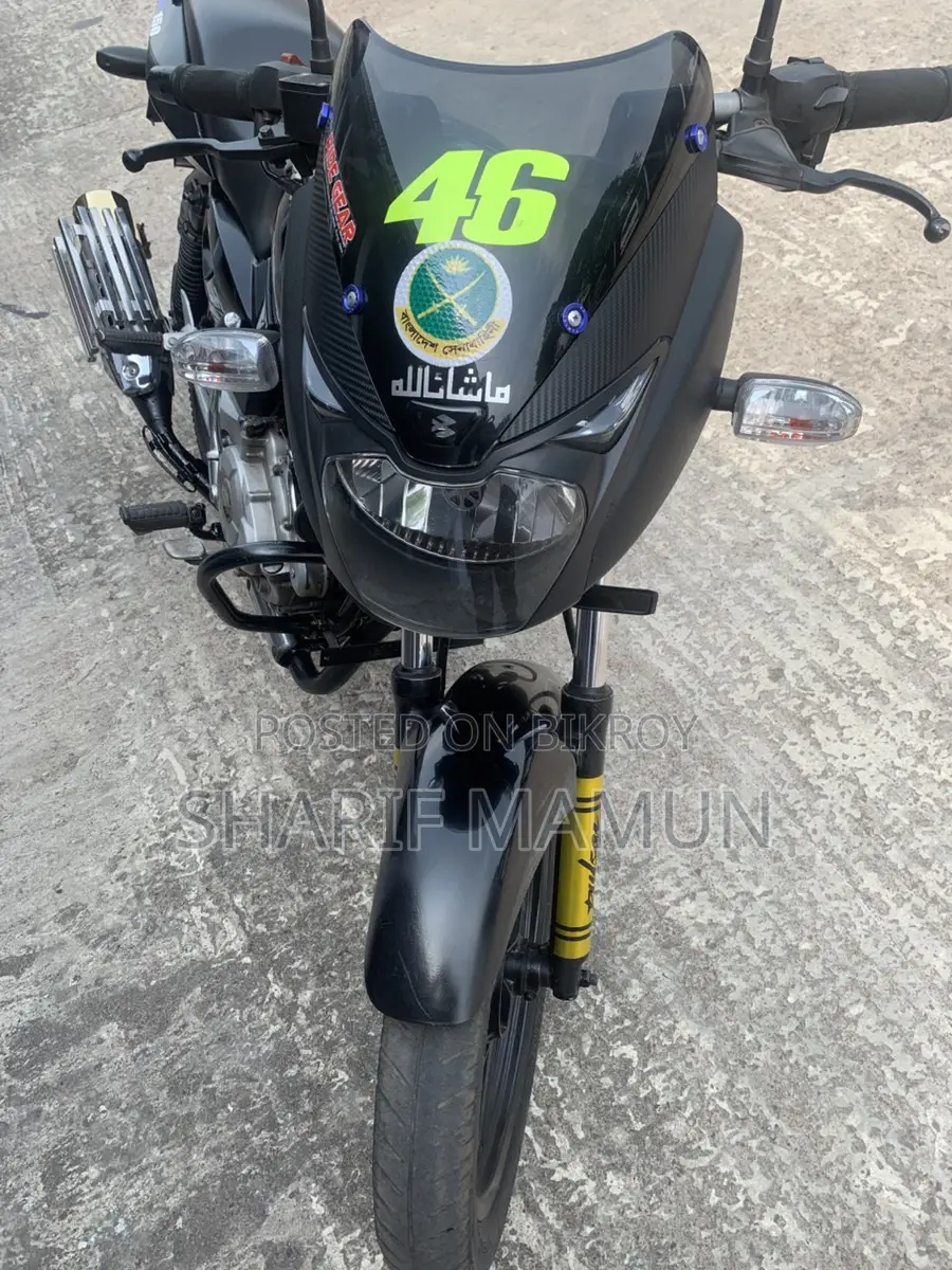 Bajaj Pulsar 150 . 2016