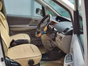 Toyota Noah 2003