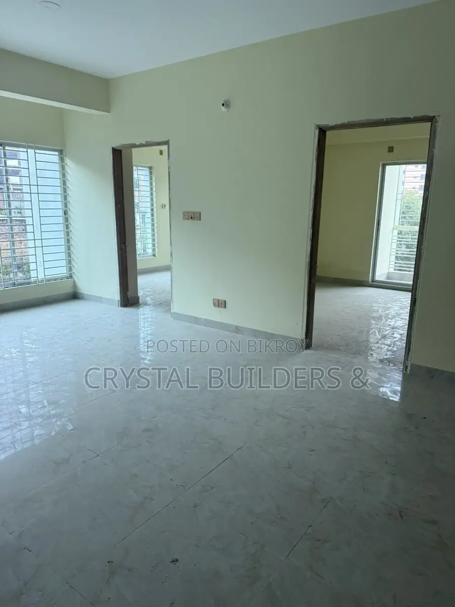 100% Ready Flat for Sale in Banasree
