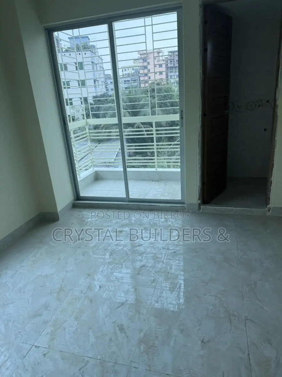 100% Ready Flat for Sale in Banasree
