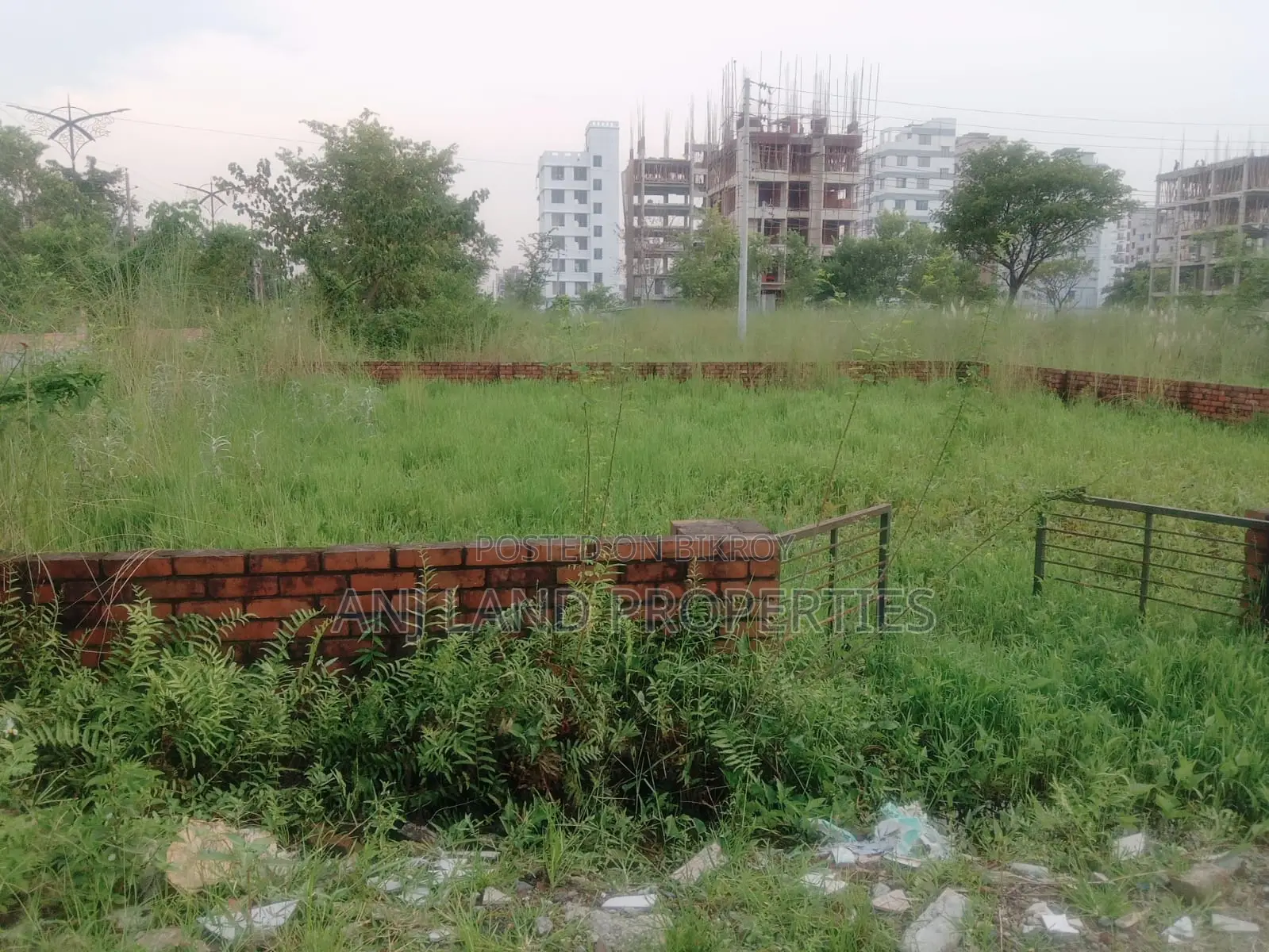 এল- ব্লকে দক্ষিন মুখি ৩-কাঠা প্লট বিক্রয় আর্জেন্ট