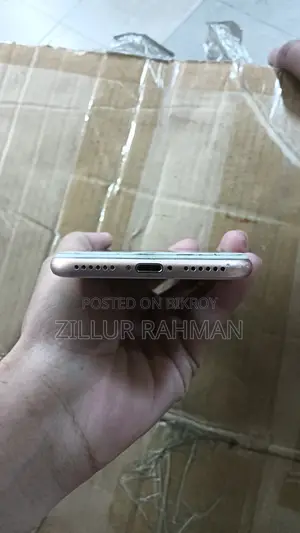 Apple iPhone 8 . (Used)
