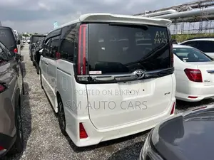 Toyota Noah Non Hybrid WXB Pearl 2020