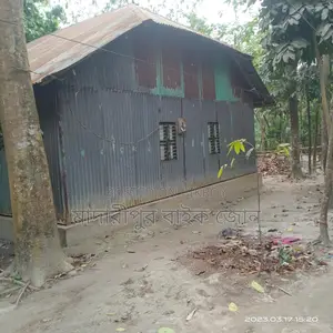 মহিলা মাদ্রাসার জন্য ভাড়া দেওয়া হবে