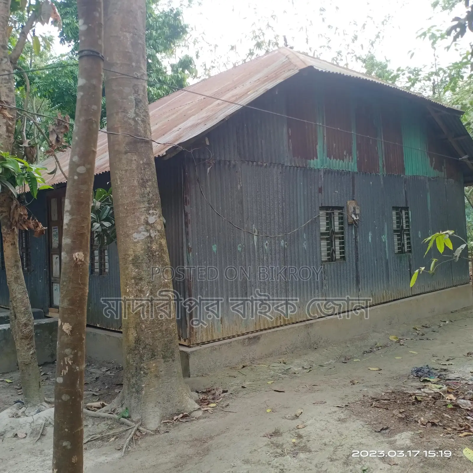 মহিলা মাদ্রাসার জন্য ভাড়া দেওয়া হবে