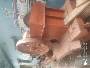 ইট ভাঙ্গার মেশিন
