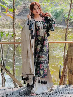 ডিজিটাল প্রিন্টের লেস ওয়ার্ক ডিজাইনের রেডিমেড থ্রি পিস।