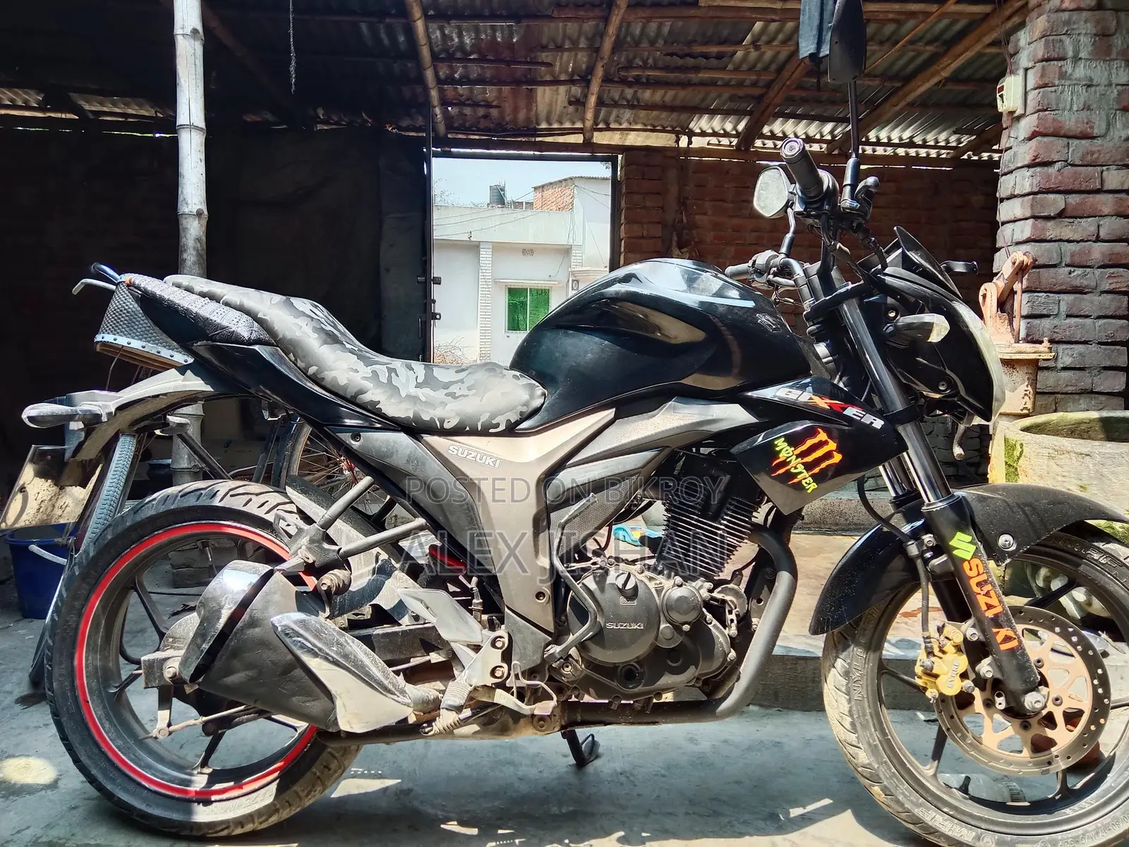 Suzuki Gixxer Monotone . 2020