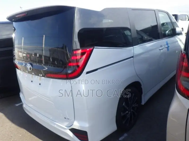 Toyota Noah Hybrid SZ Pearl 2026
