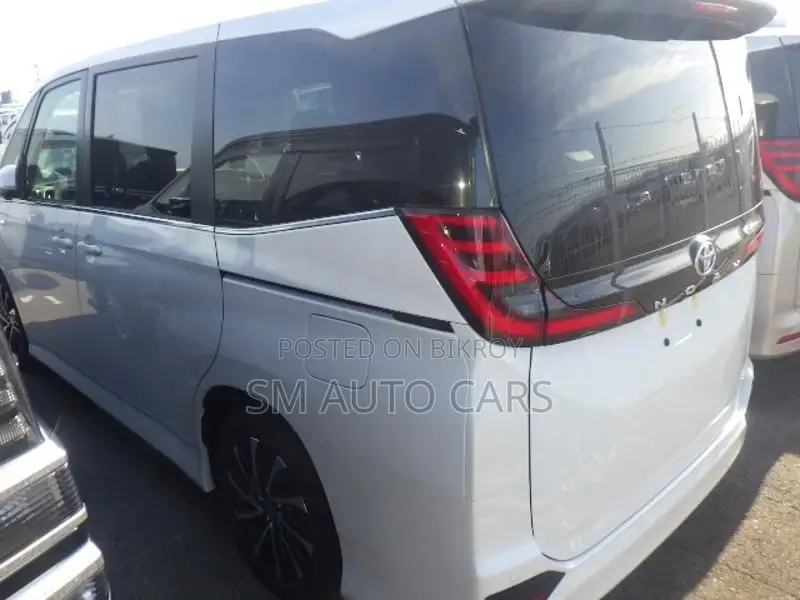 Toyota Noah Hybrid SZ Pearl 2026