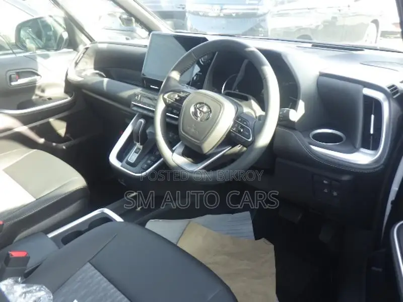 Toyota Noah Hybrid SZ Pearl 2026
