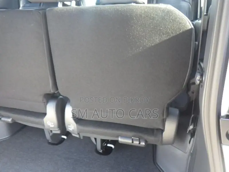 Toyota Noah Hybrid SZ Pearl 2026