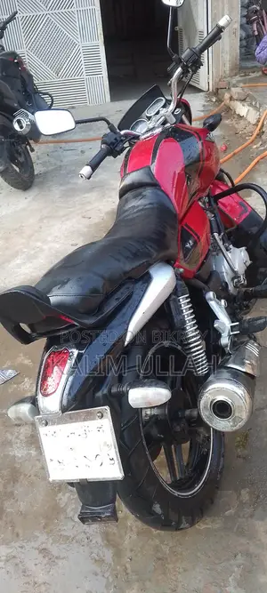 Bajaj V15 2018