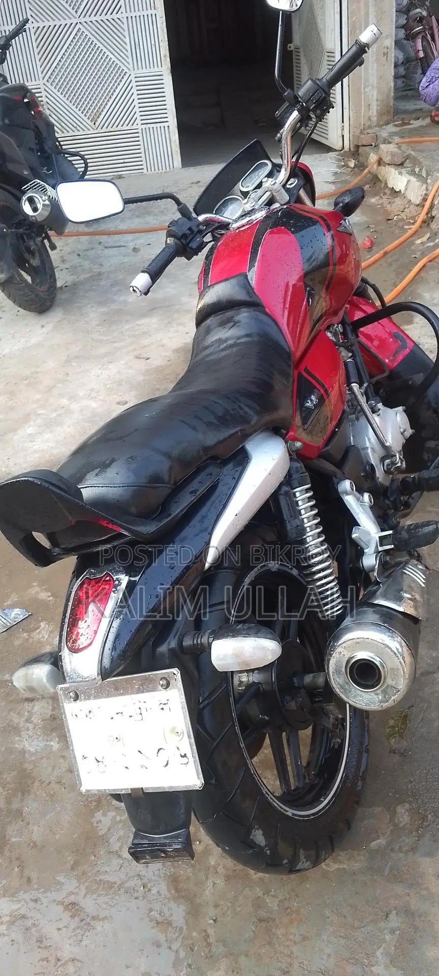 Bajaj V15 2018