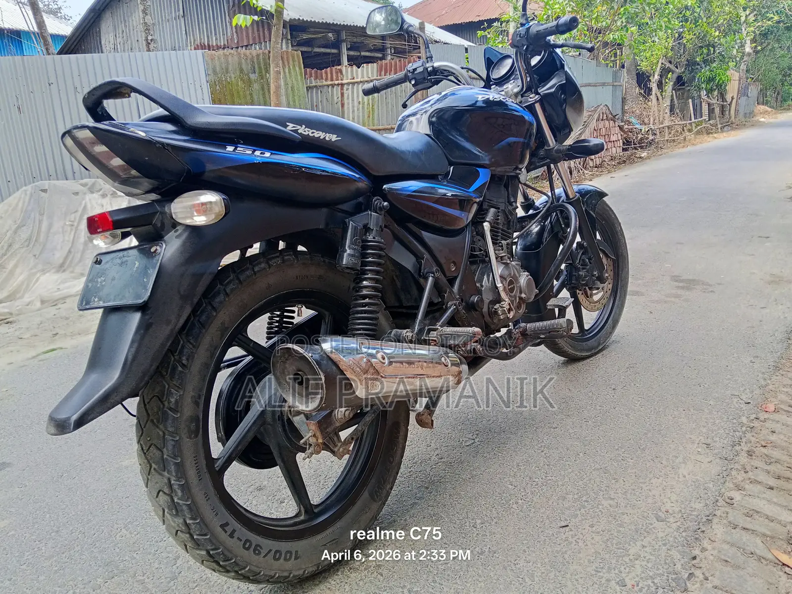 Bajaj Discover 150 . 2015