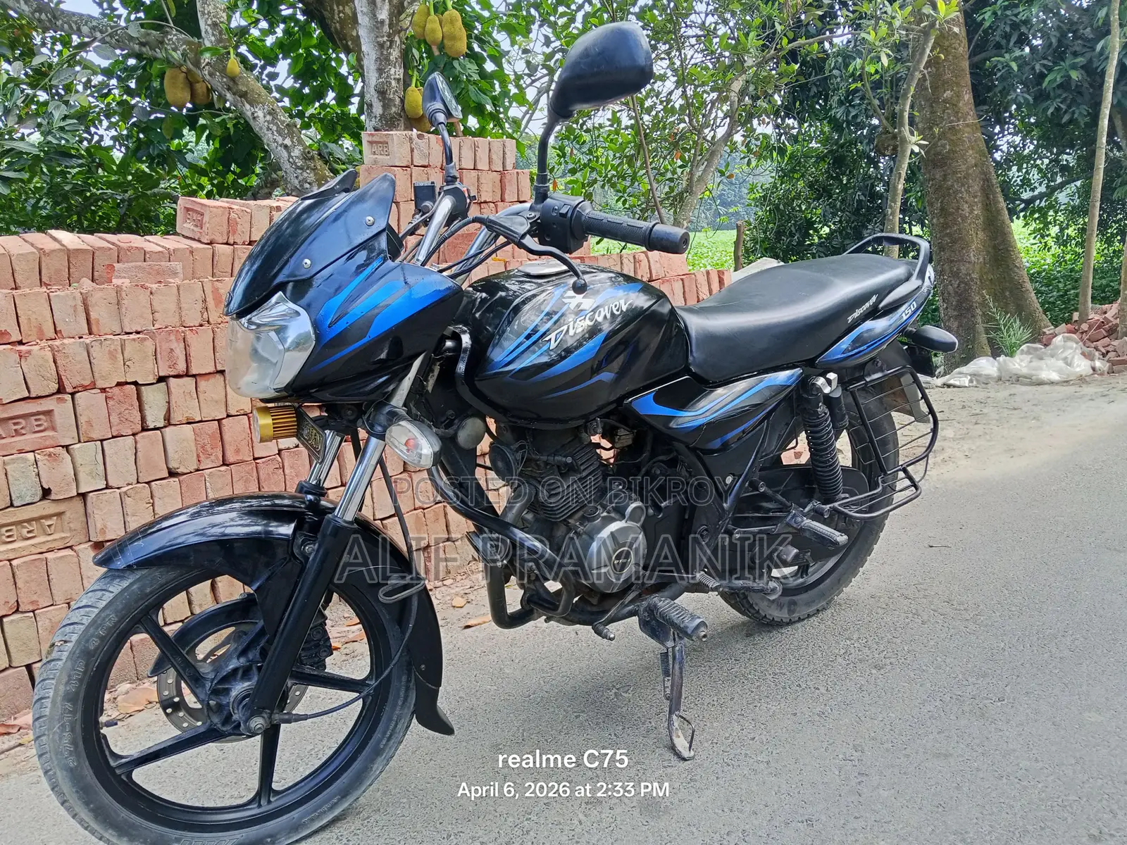 Bajaj Discover 150 . 2015