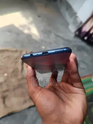 Vivo V21e 8/128GB (Used)