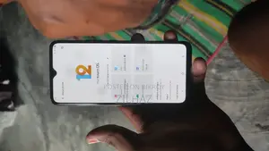 Vivo V21e 8/128GB (Used)