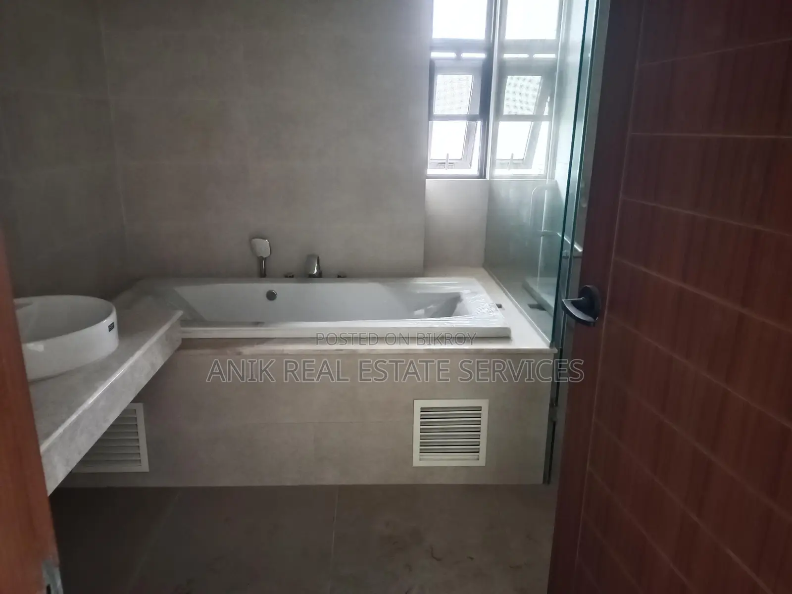 Good Quality 4500 Sft Un Farnised Flat Rent At Gulshan 2