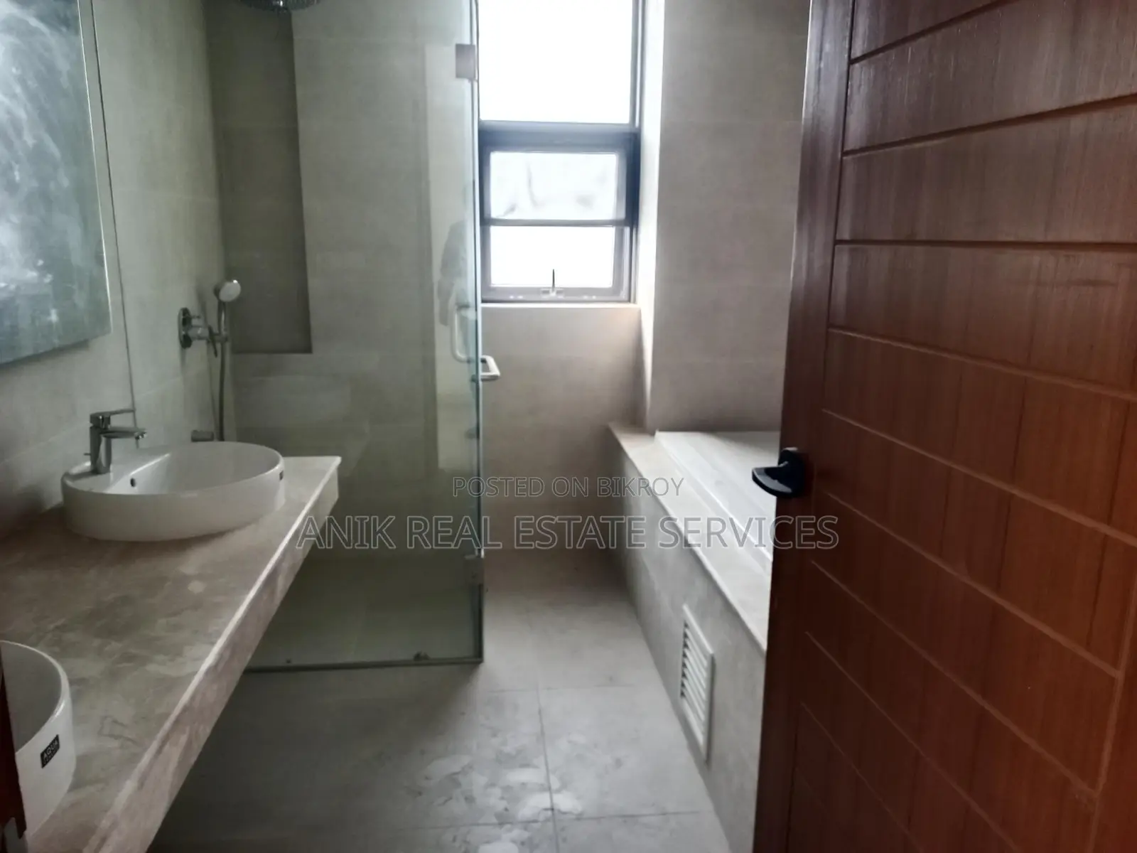 Good Quality 4500 Sft Un Farnised Flat Rent At Gulshan 2
