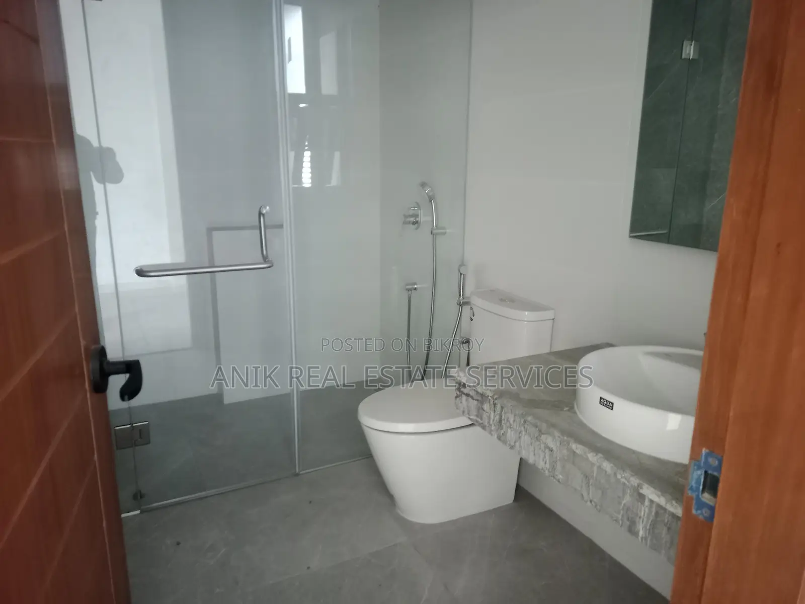 Good Quality 4500 Sft Un Farnised Flat Rent At Gulshan 2