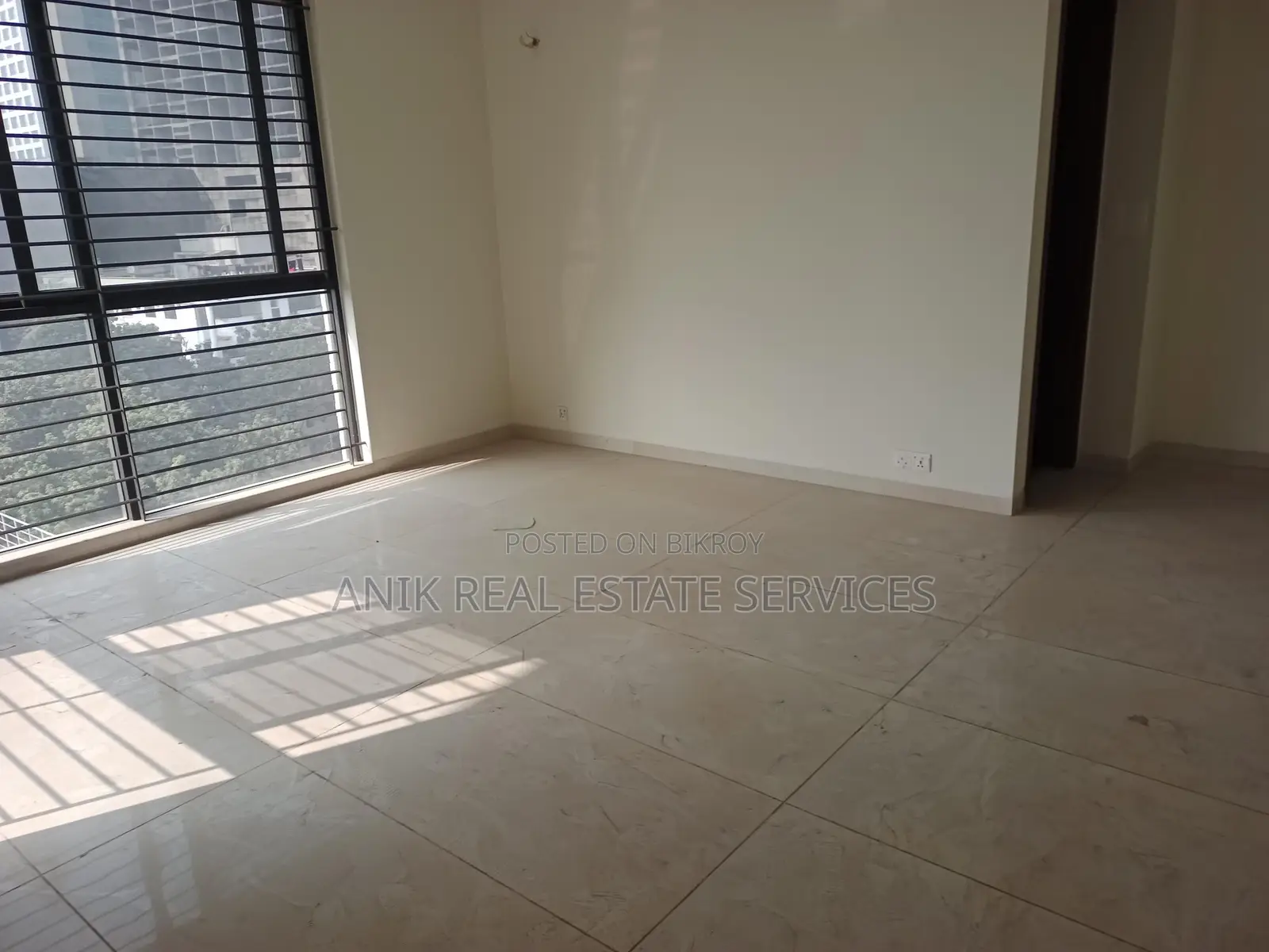 Good Quality 4500 Sft Un Farnised Flat Rent At Gulshan 2