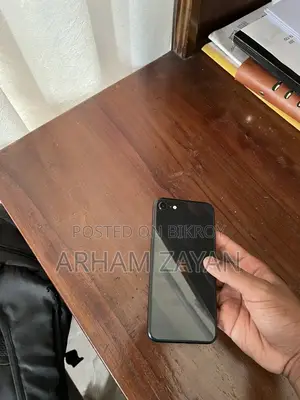 Apple iPhone SE . (Used)