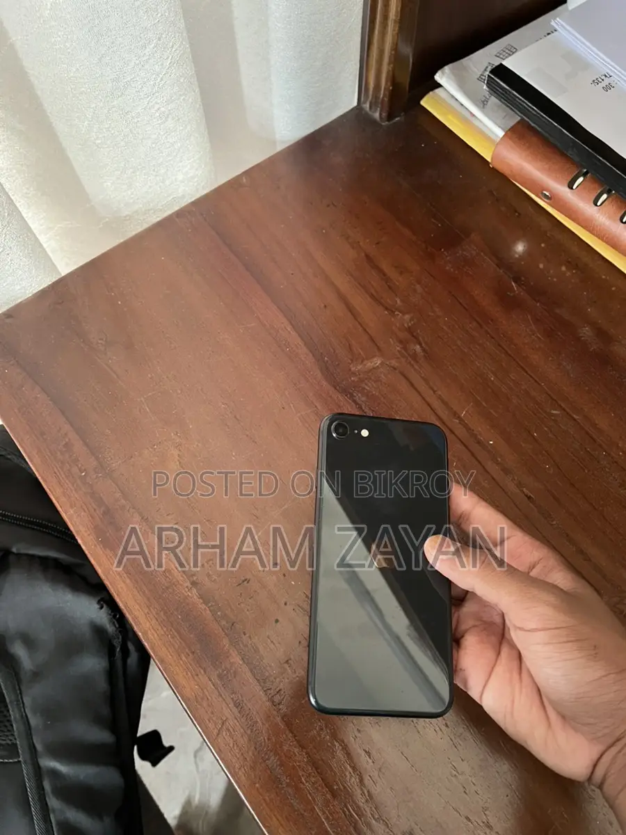 Apple iPhone SE . (Used)