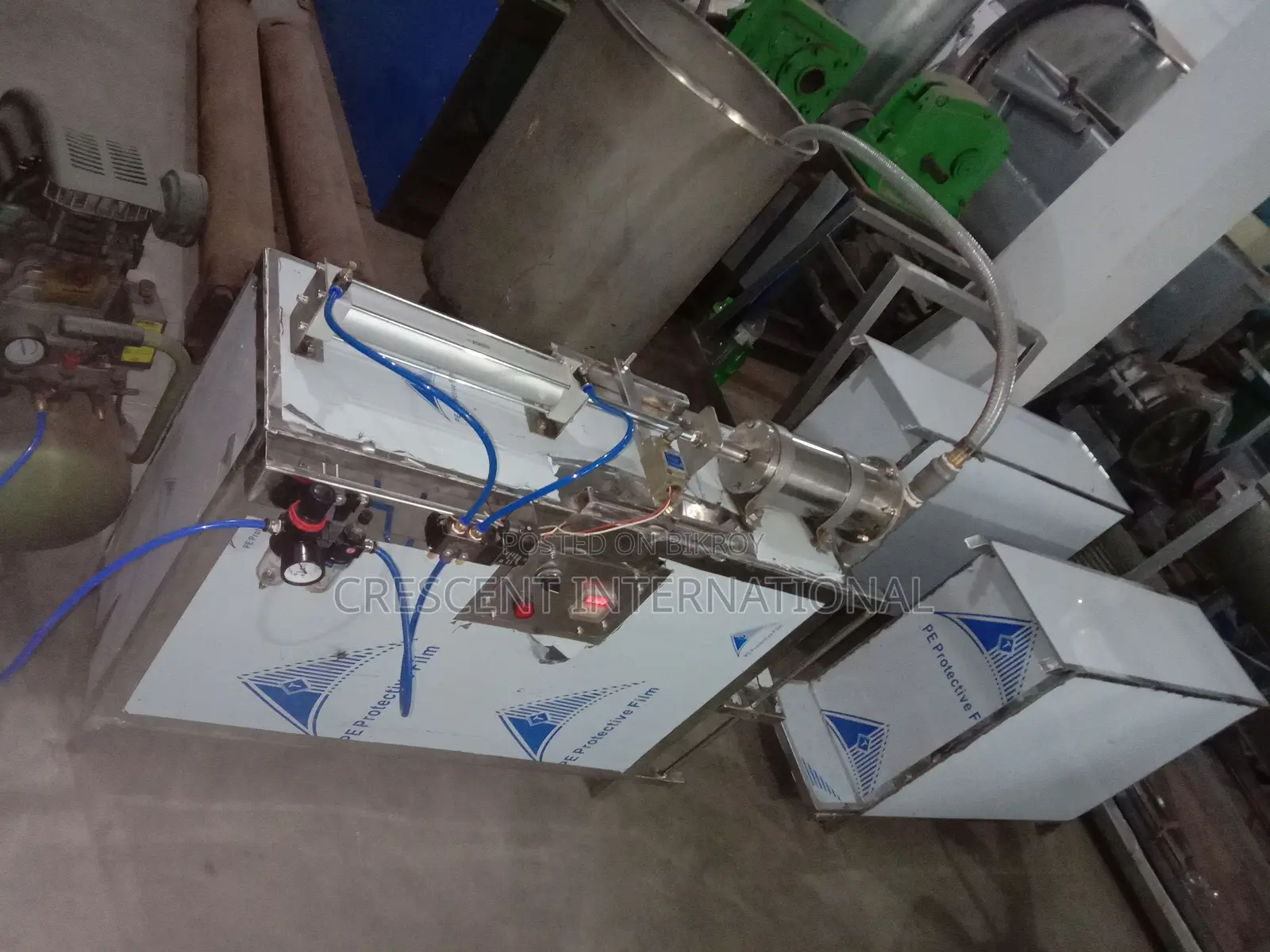 Semiautomatic Liquid Filling Machine