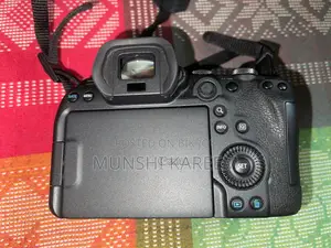 Canon r6 with 3 lens and flash