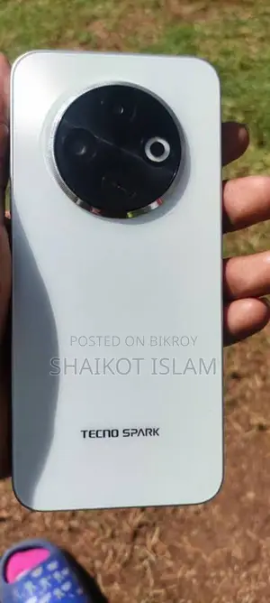 টেকনো স্পার্ক ৩০সি ১২৮ জিবি সাদা
