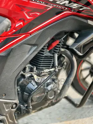Honda Hornet . 2018