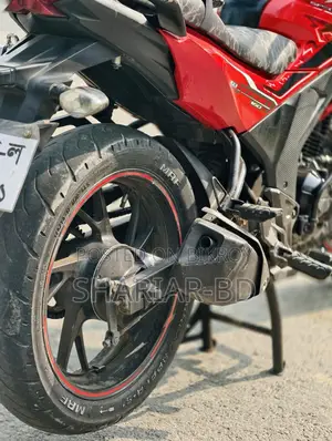 Honda Hornet . 2018