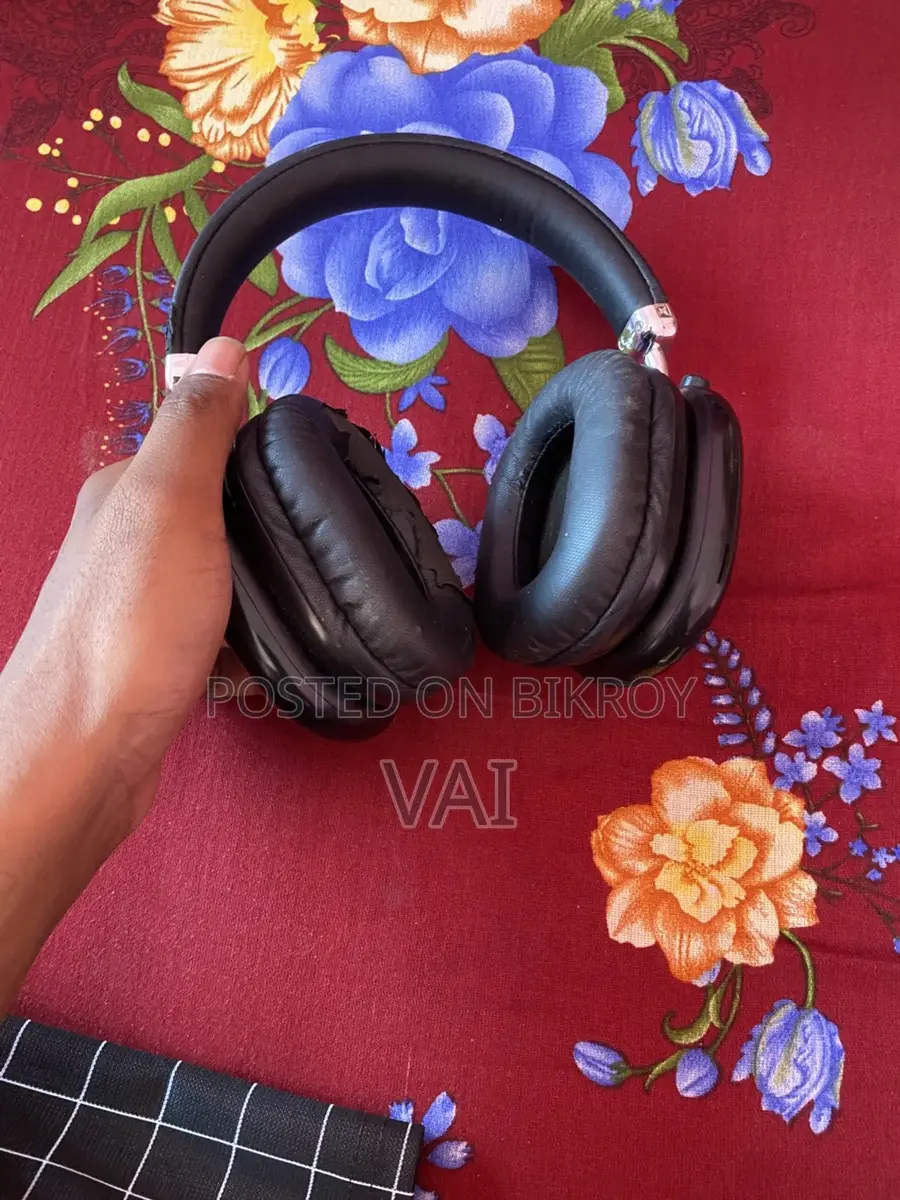 Headphone with 90 hours backup