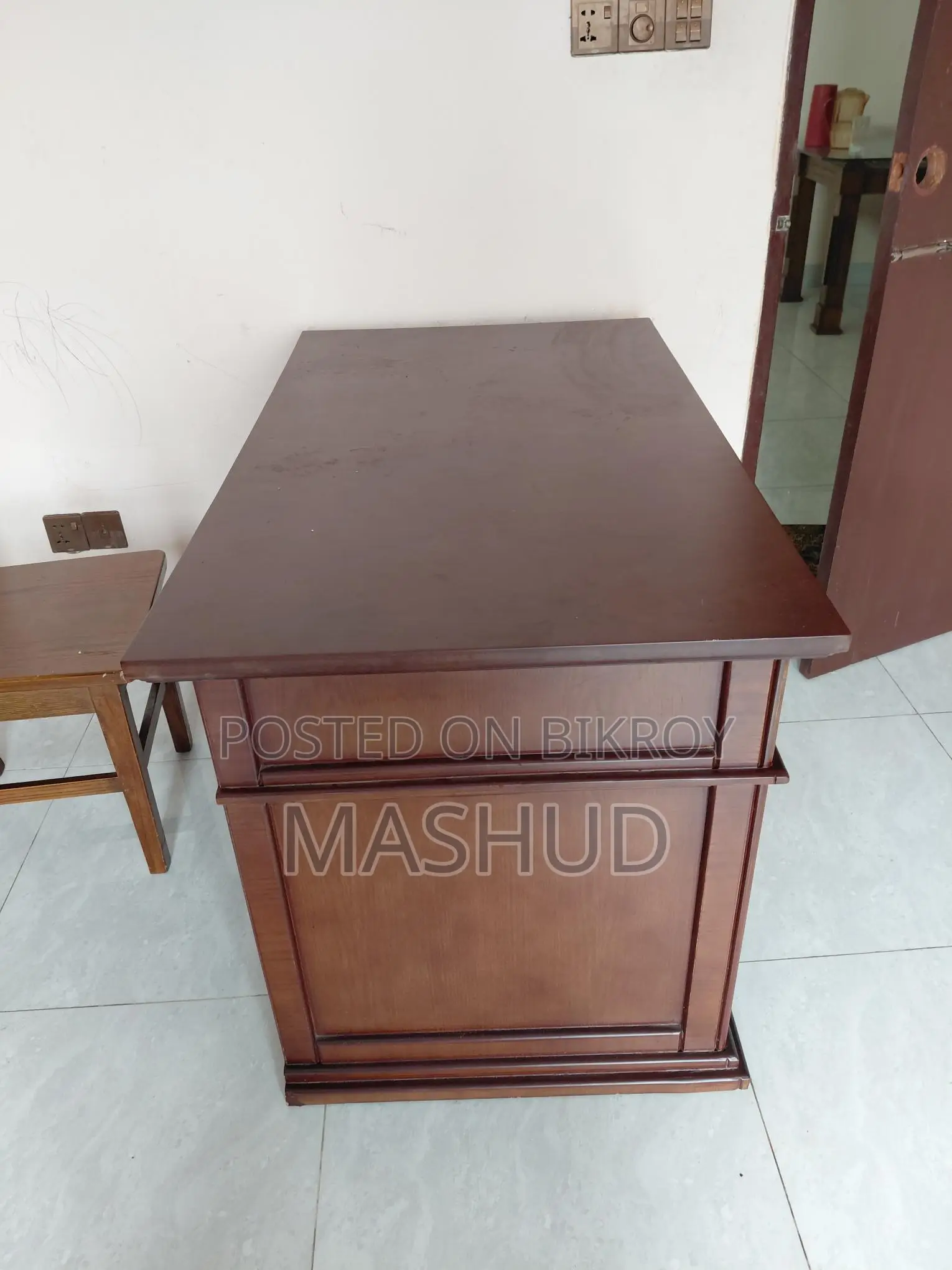 Office Table, Canadian Oak Wood, Almost New